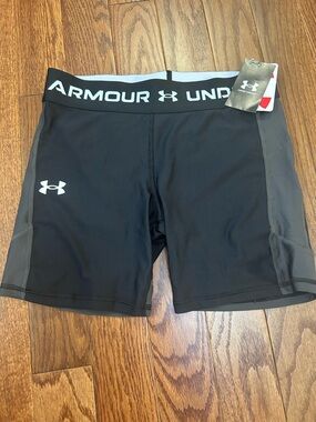 Under Armour Black and Gray Training Compression Shorts youth XL